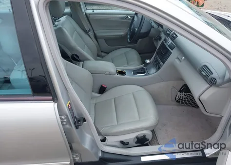 2005 Mercedes-Benz C 230 Kompressor Sport из США, поврежденный, VIN WDBRF40JX5F641990